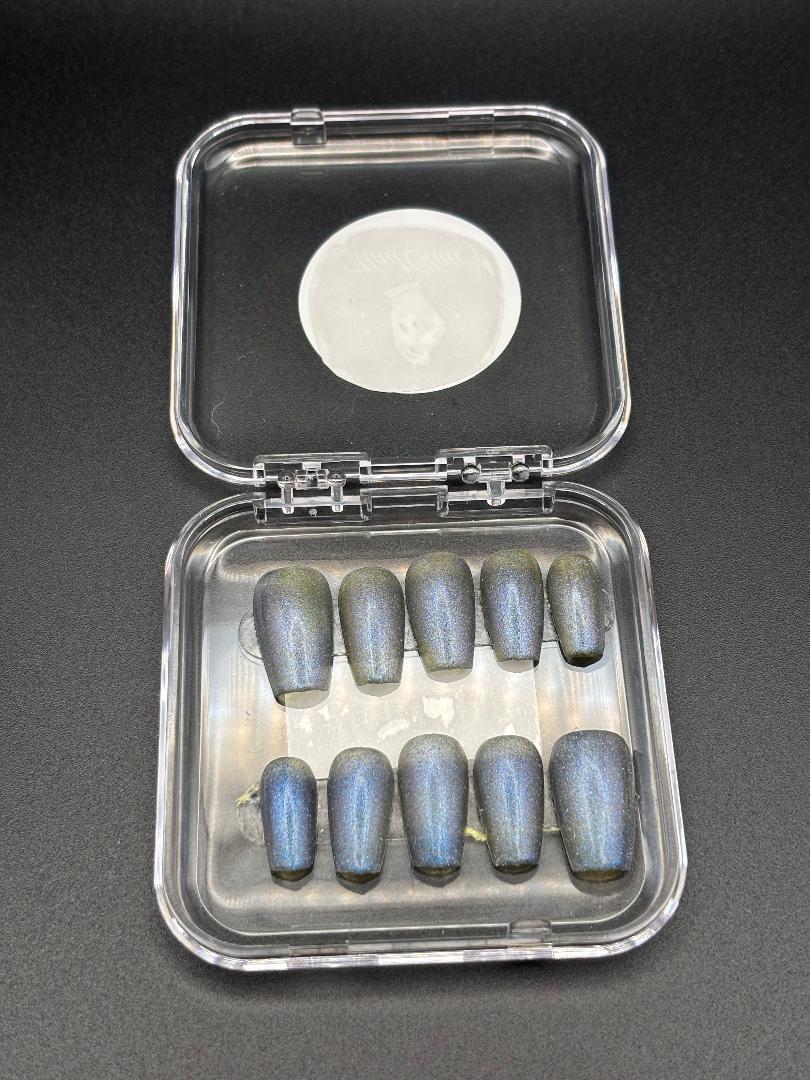 Short-Length Coffin Green/Blue Cat Eye Gel Polish Press-On Nails (Size Medium)